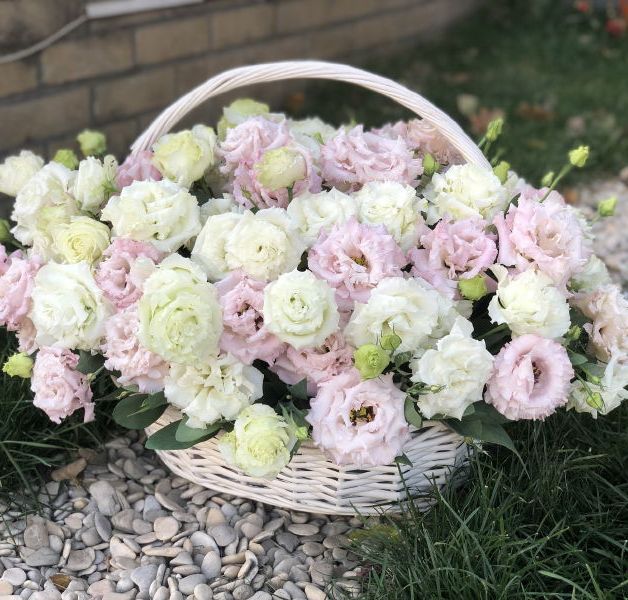 Букет с эустомой