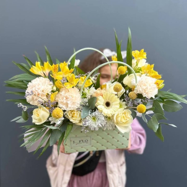 Сумочка с розами "Эпиа" в Череповеце