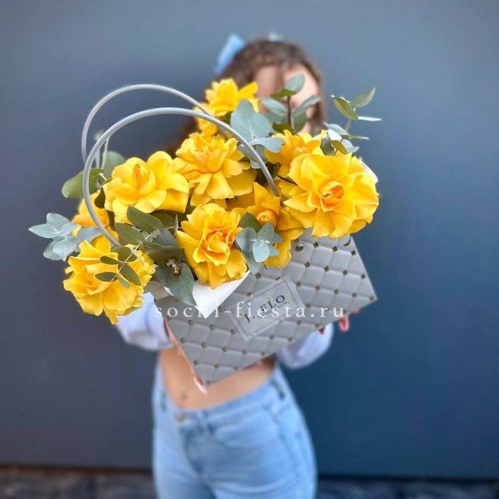 Сумочка с розами "Эдель" в Череповеце