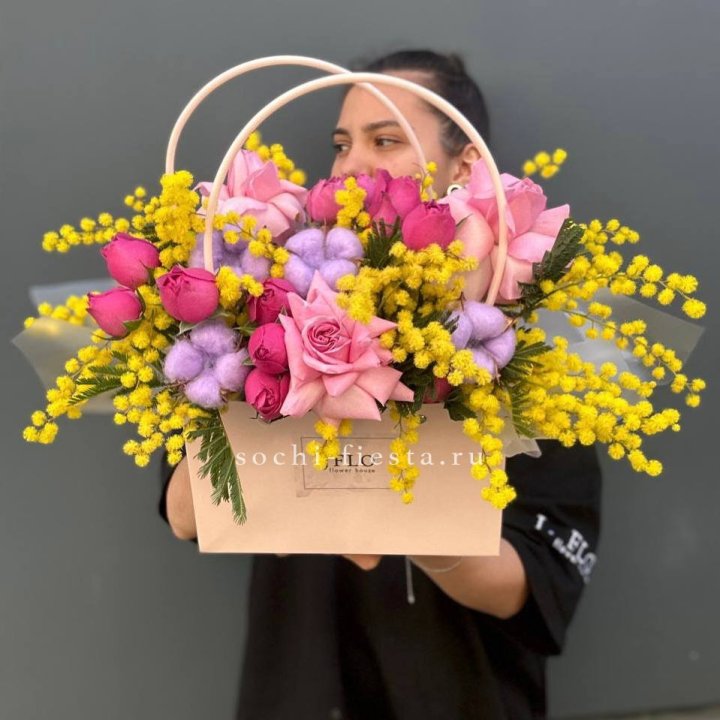 Сумочка мимозы и роз "Примавера" в Череповеце