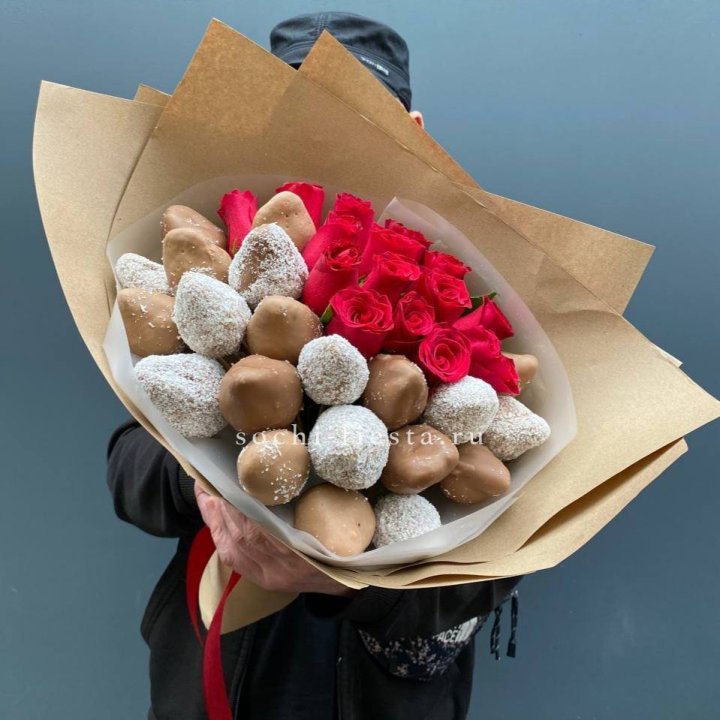 Розы и клубника в шоколаде Мерси в Череповеце