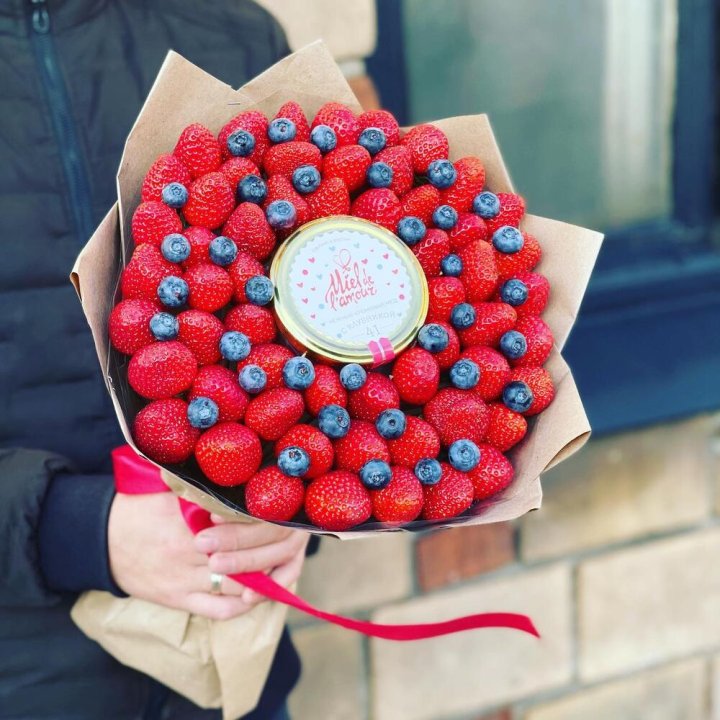 "Клубника и мёд" в Череповеце