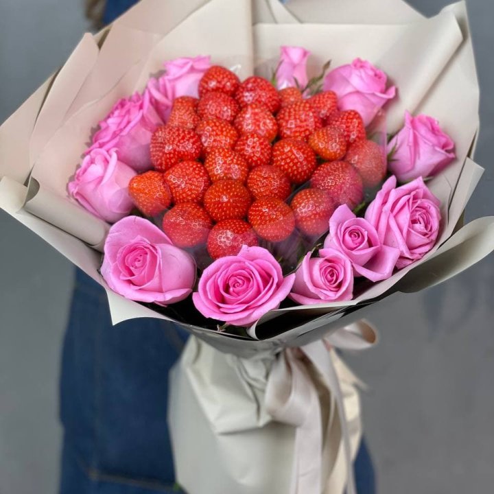 Клубника и розы в Череповеце
