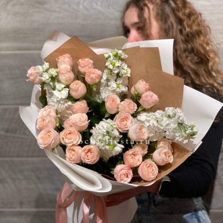 Букет бомбасти и маттиола в Череповеце