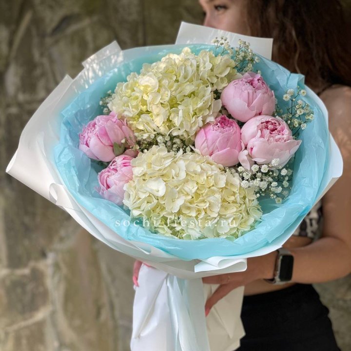 Букет с пионами "Блюсом" в Череповеце