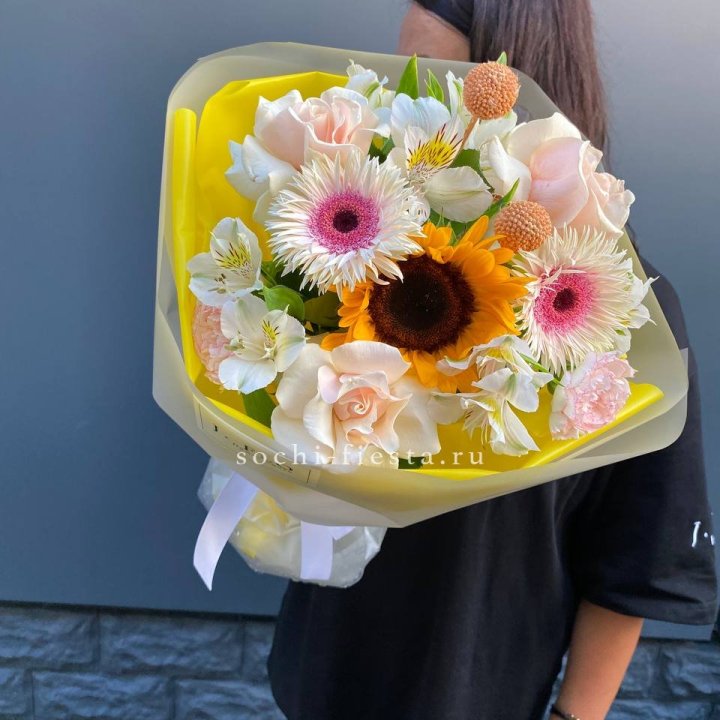Букет с подсолнухом "Елоу" в Череповеце