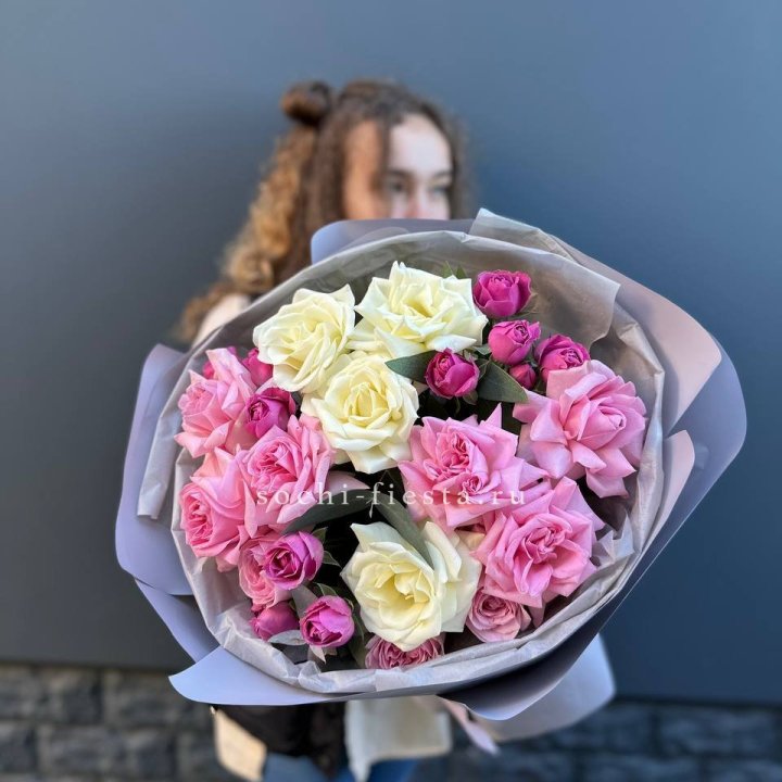 Букет французских и пионовидных роз в Череповеце