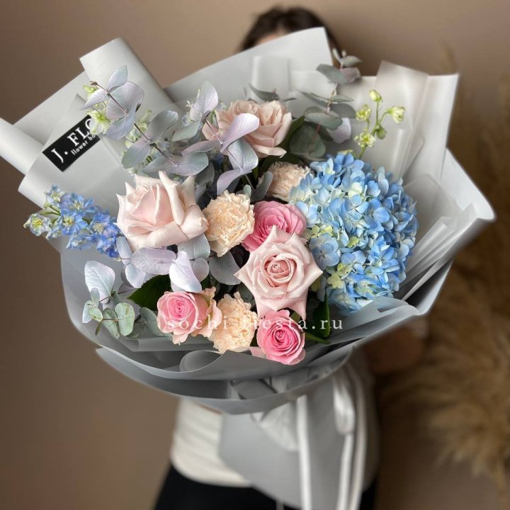 Букет с гортензией № 4 в Череповеце