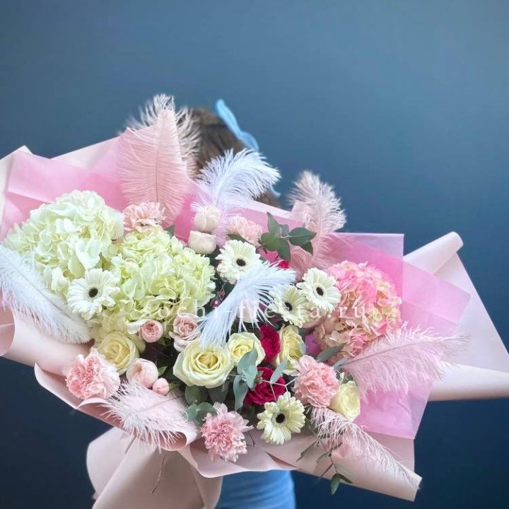 Дизайнерский букет "Валенсия-3" в Череповеце