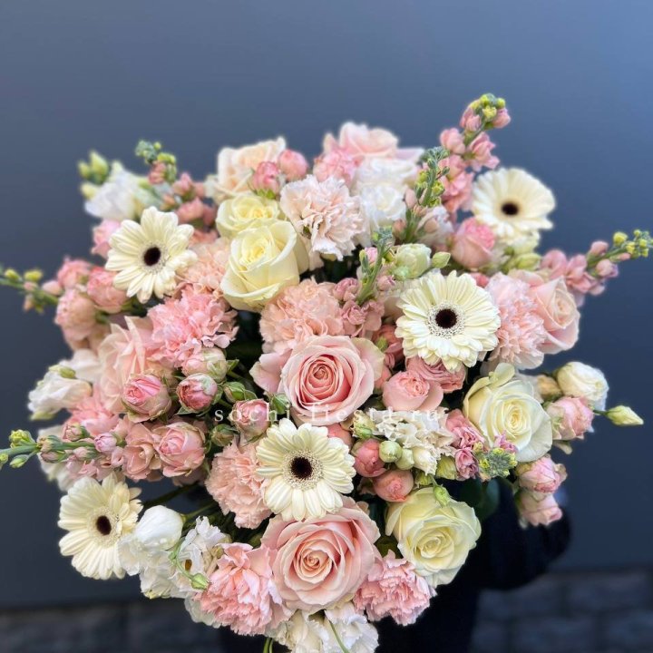 Авторский букет "Нежный" в Череповеце