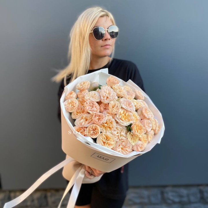 15 пионовидных роз №2 в Череповеце