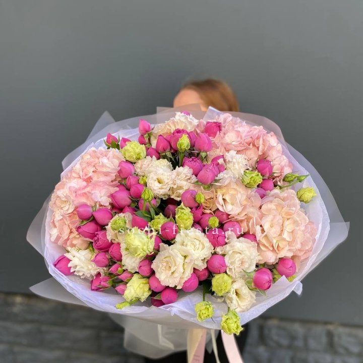  Букет  гортензий и Мисти в Череповеце