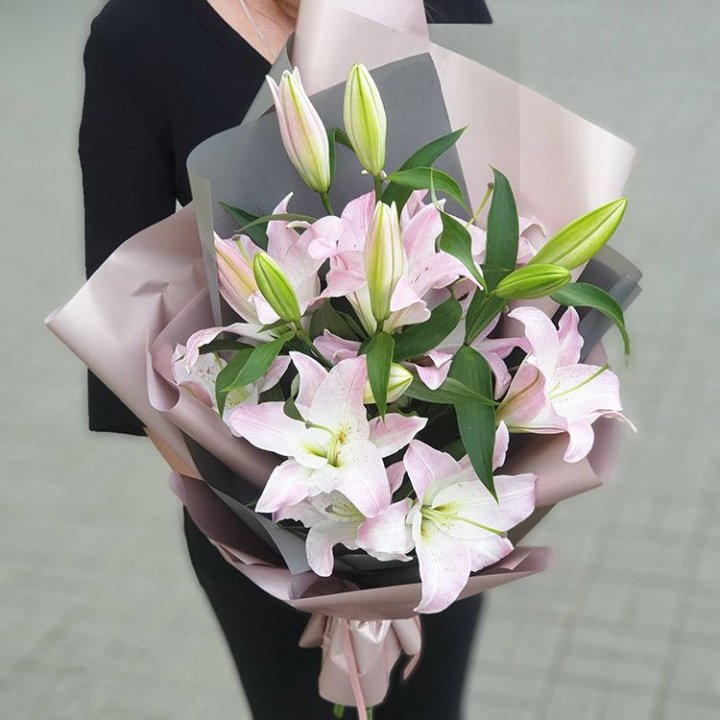 Букет розовых лилий в Череповеце