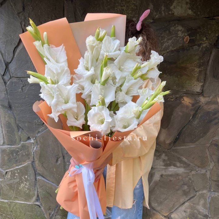 Букет белых гладиолусов  в Череповеце