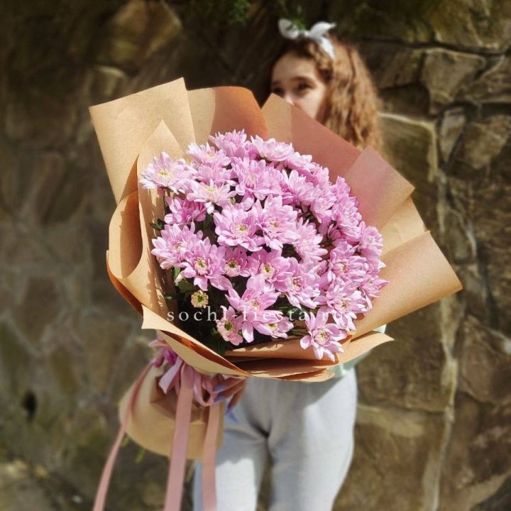 Букет хризантем в крафте в Череповеце