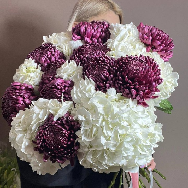 Охапка Бигуди и гортензий в Череповеце