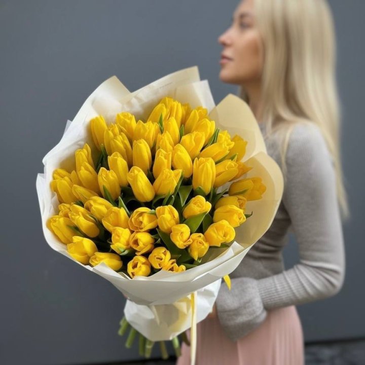 51 желтый тюльпан в Череповеце