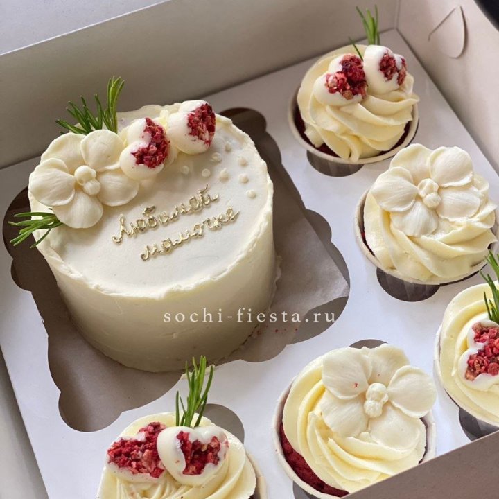 Капкейки и бенто-торт "Мамочке" в Череповеце