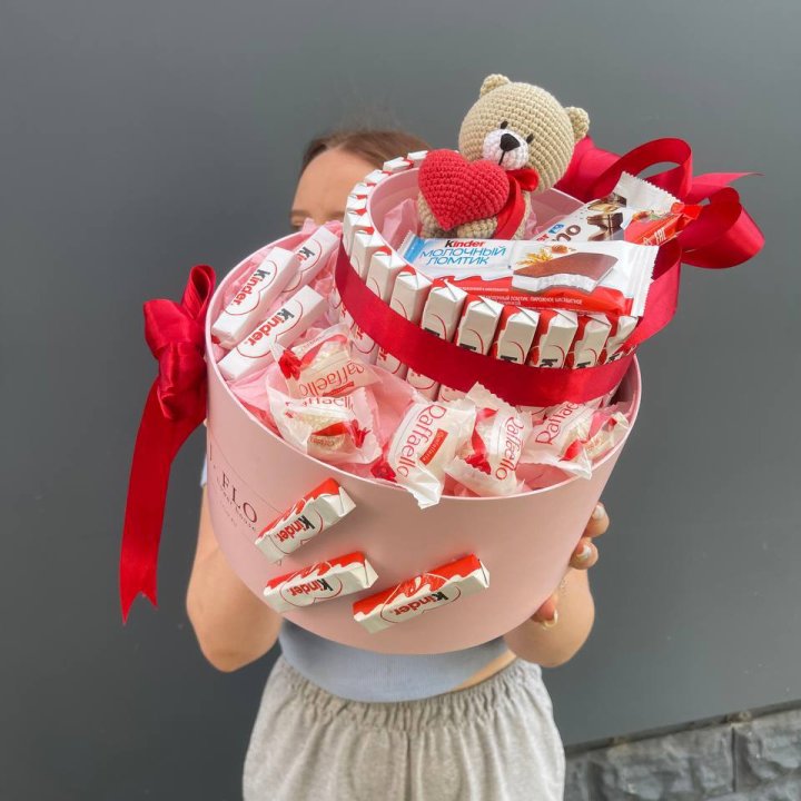 Бокс киндерами и раффаэлло 2 в Череповеце