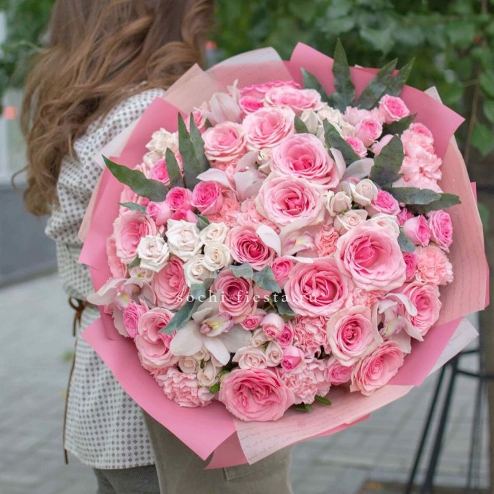 Дизайнерский букет "Барби" в Череповеце