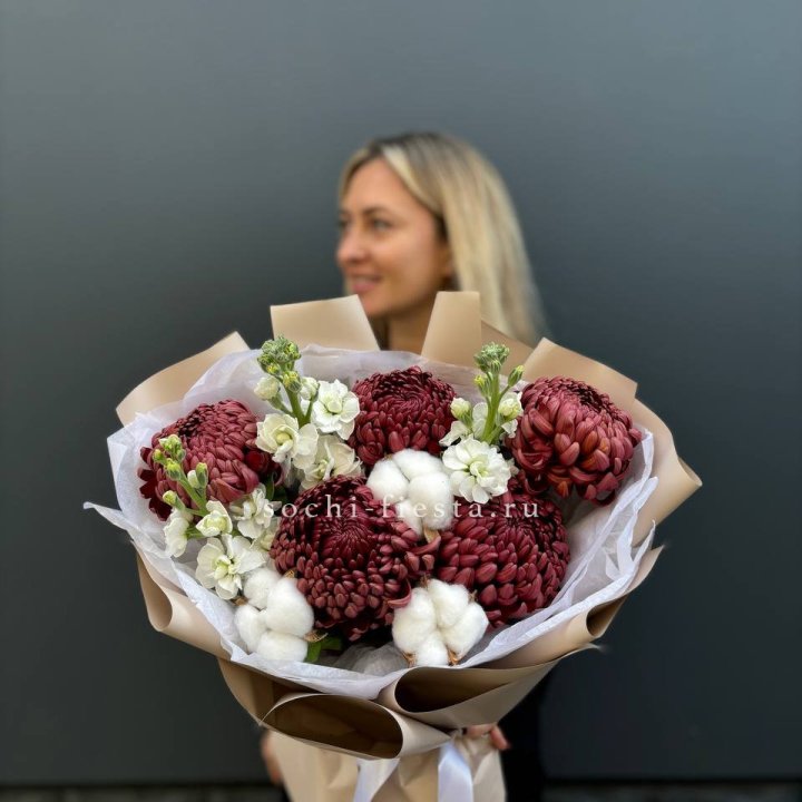 Хризантемы с маттиолой в Череповеце