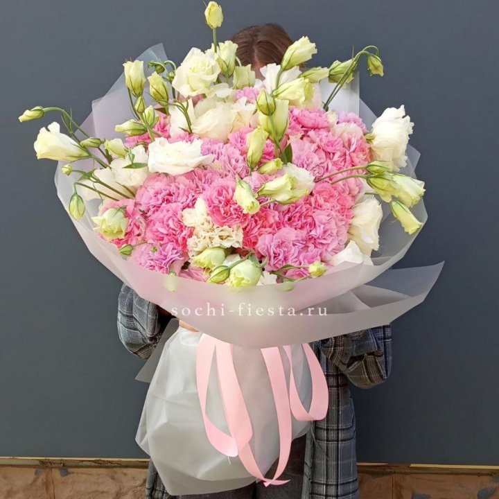 Букет из эустом и диантусов  в Череповеце