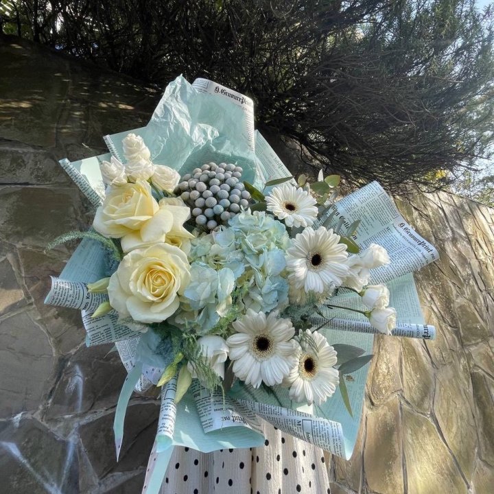 Дизайнерский букет "Линдж-блю" в Череповеце