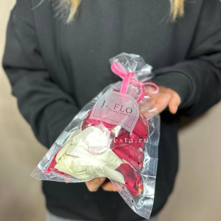 Лепестки роз в Череповеце