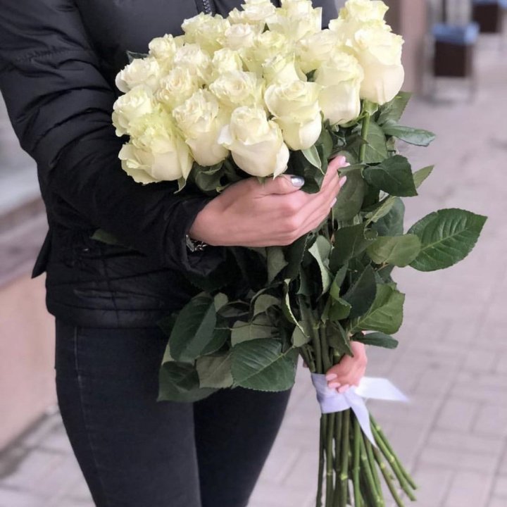 Голландские розы белые в Череповеце