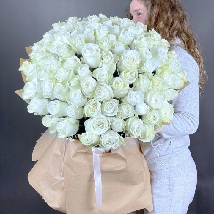 101 белая высокая импортная роза в Череповеце