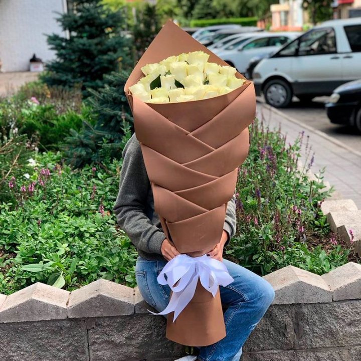 Голландские розы белые "Рыбка" в Череповеце