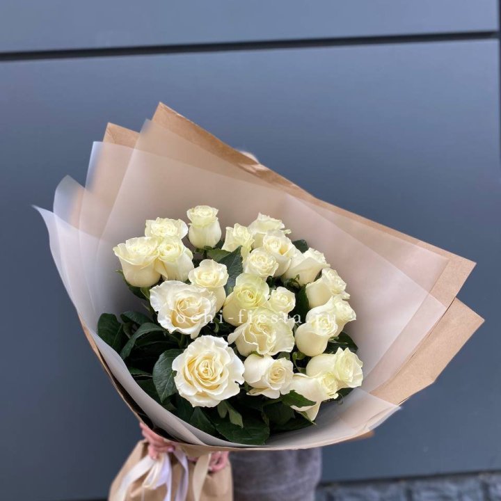  Букет  высоких белых роз   в Череповеце