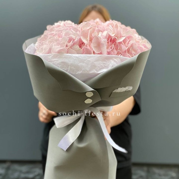  Букет  пиджачок из 5 гортензий в Череповеце