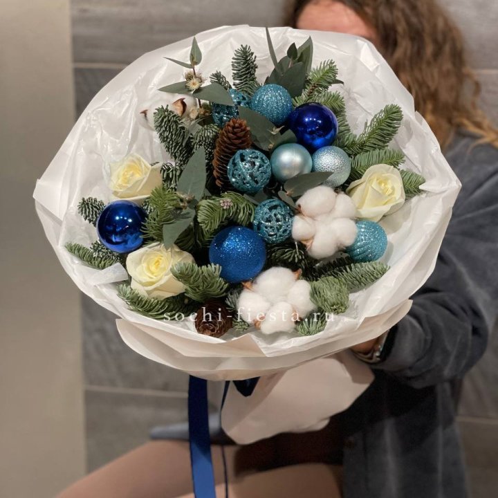 Новогодний букет "Синий иней" в Череповеце