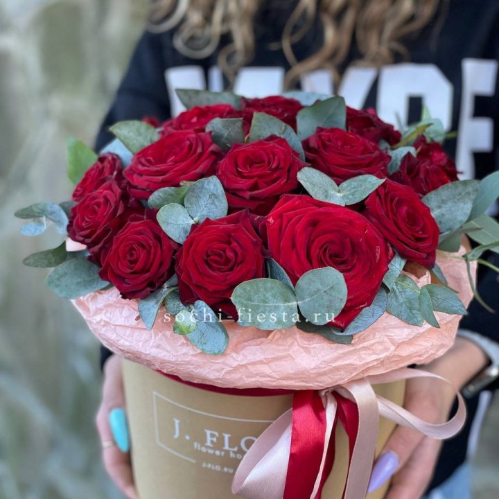21 Красная роза в боксе №1 в Череповеце