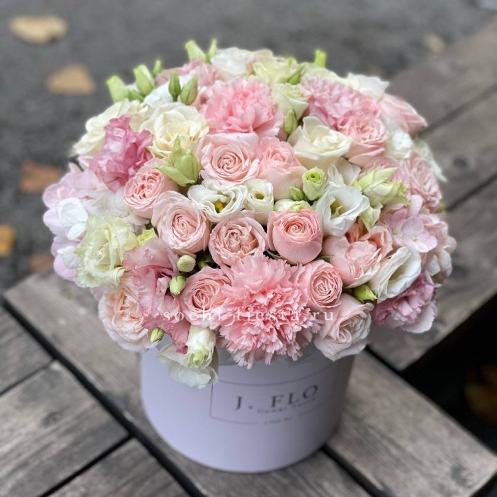 Цветочный бокс "Люксур" в Череповеце