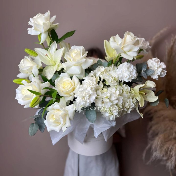 Цветочный бокс "Вайт дримс" в Череповеце