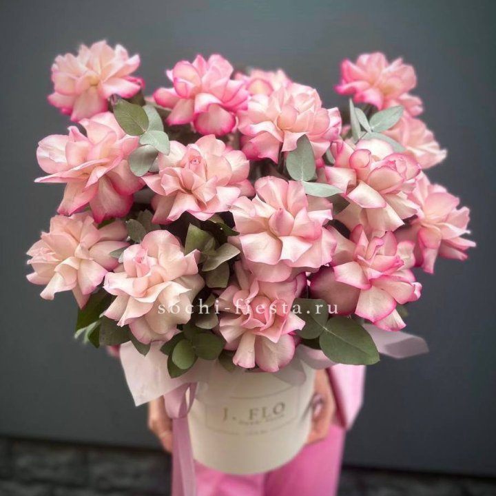 17 Французских  роз Венди в боксе в Череповеце