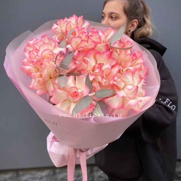 9 французских роз Джумилия в Череповеце