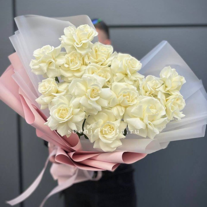 Букет из 15 французских роз Вайт дрим в Череповеце