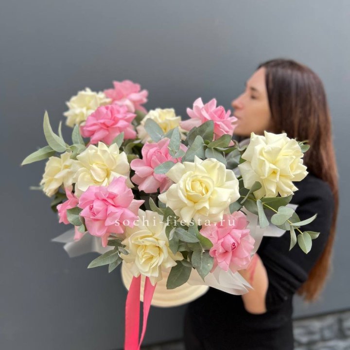 Зефирный бокс из 17 французских роз микс в Череповеце