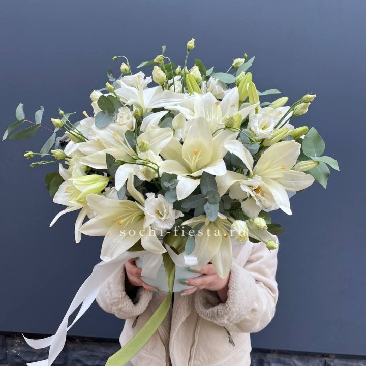 Бокс лилий и эустомы в Череповеце