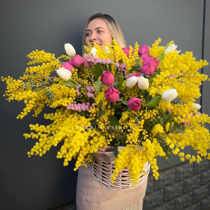 Цветочная корзина с мимозой "Спринг" в Череповеце