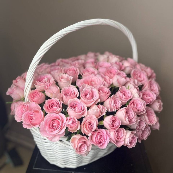 101 розовая роза в корзине в Череповеце