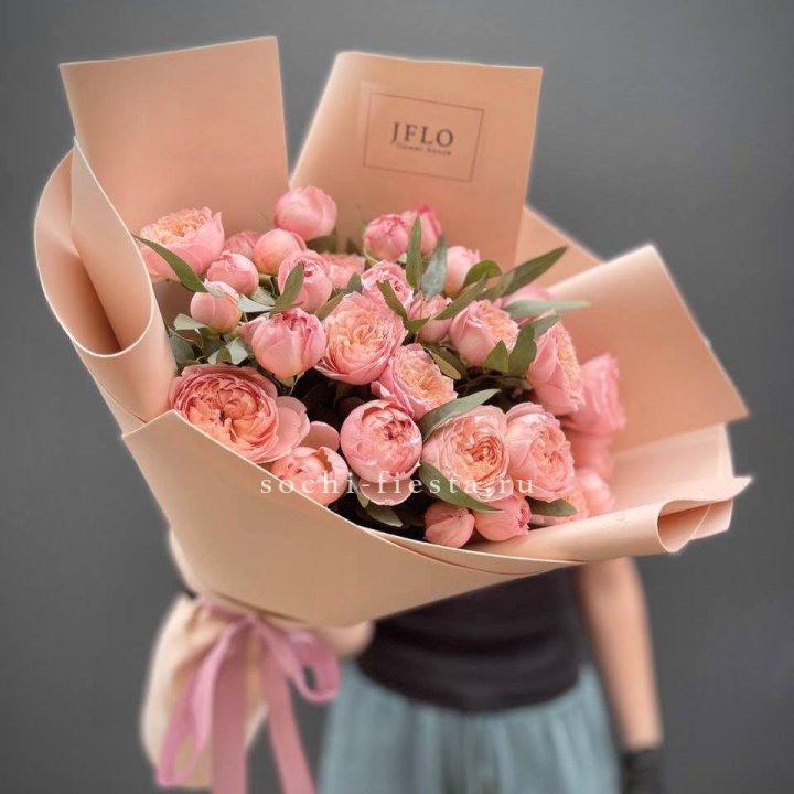 Букет из 9 кустовых роз Джульетта в Череповеце