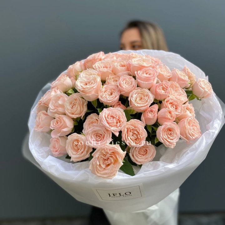 Букет кустовых роз Бомбастик в Череповеце