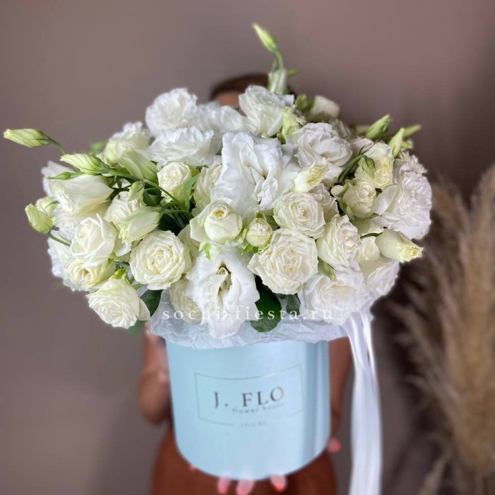 Бокс кустовых роз и эустомы  в Череповеце