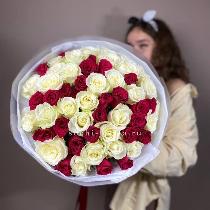 Микс из 55 роз в Череповеце