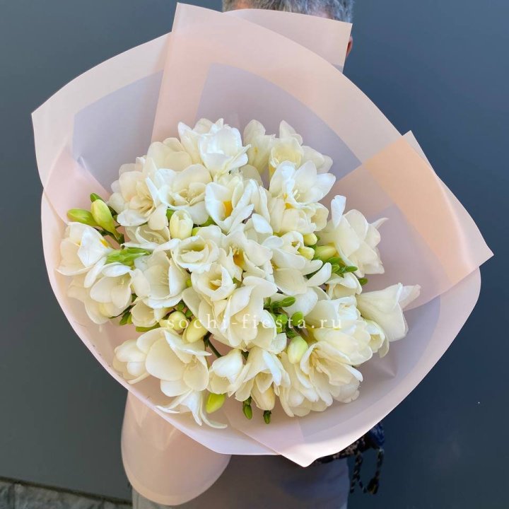 Букет белых фрезий  в Череповеце