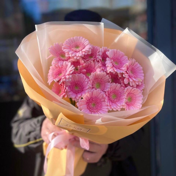 17 розовых гербер  в Череповеце